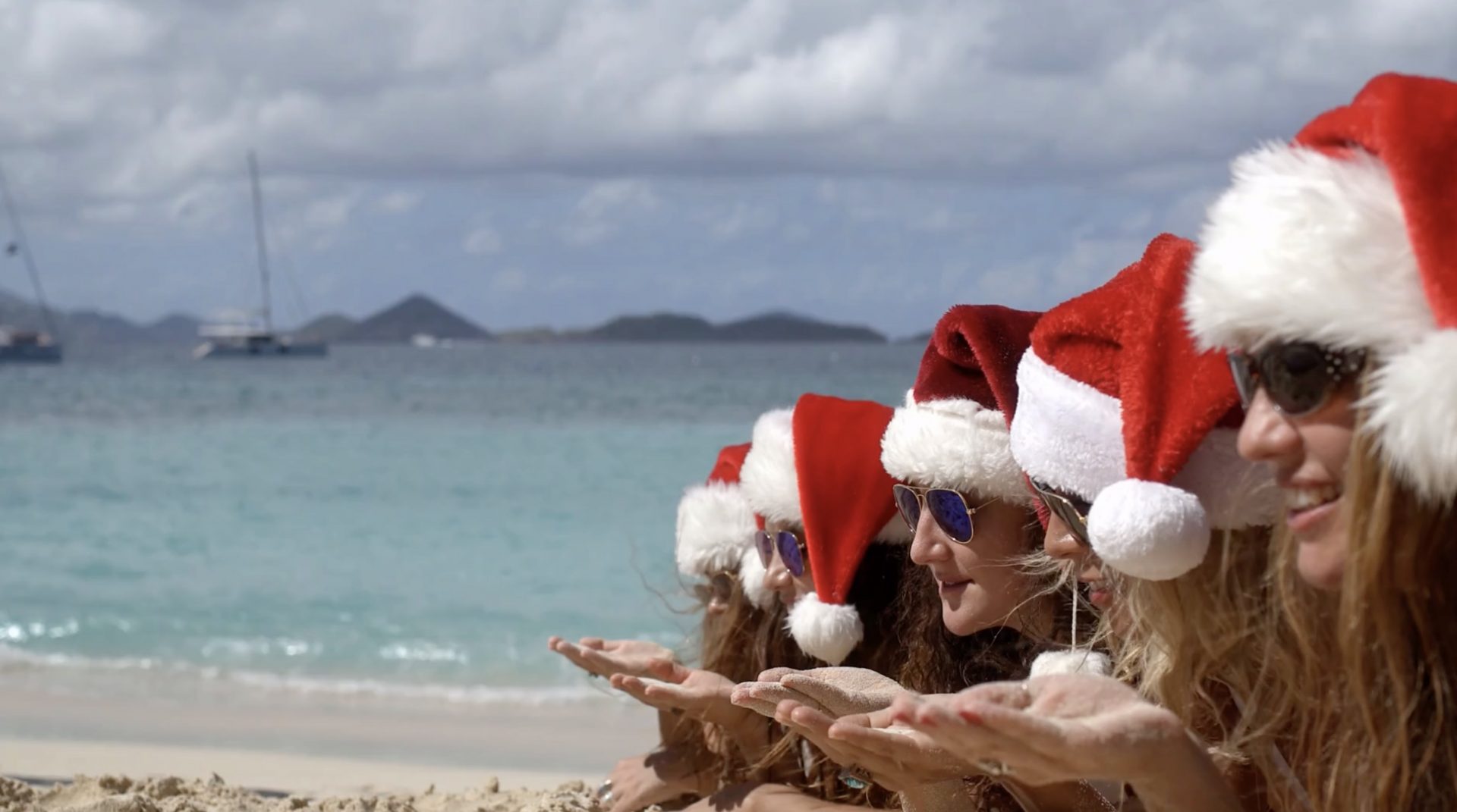 christmas-girls-beach-greekislands