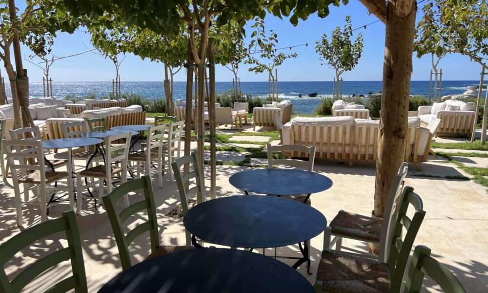 cap-st-georges-outdoor-seating-area